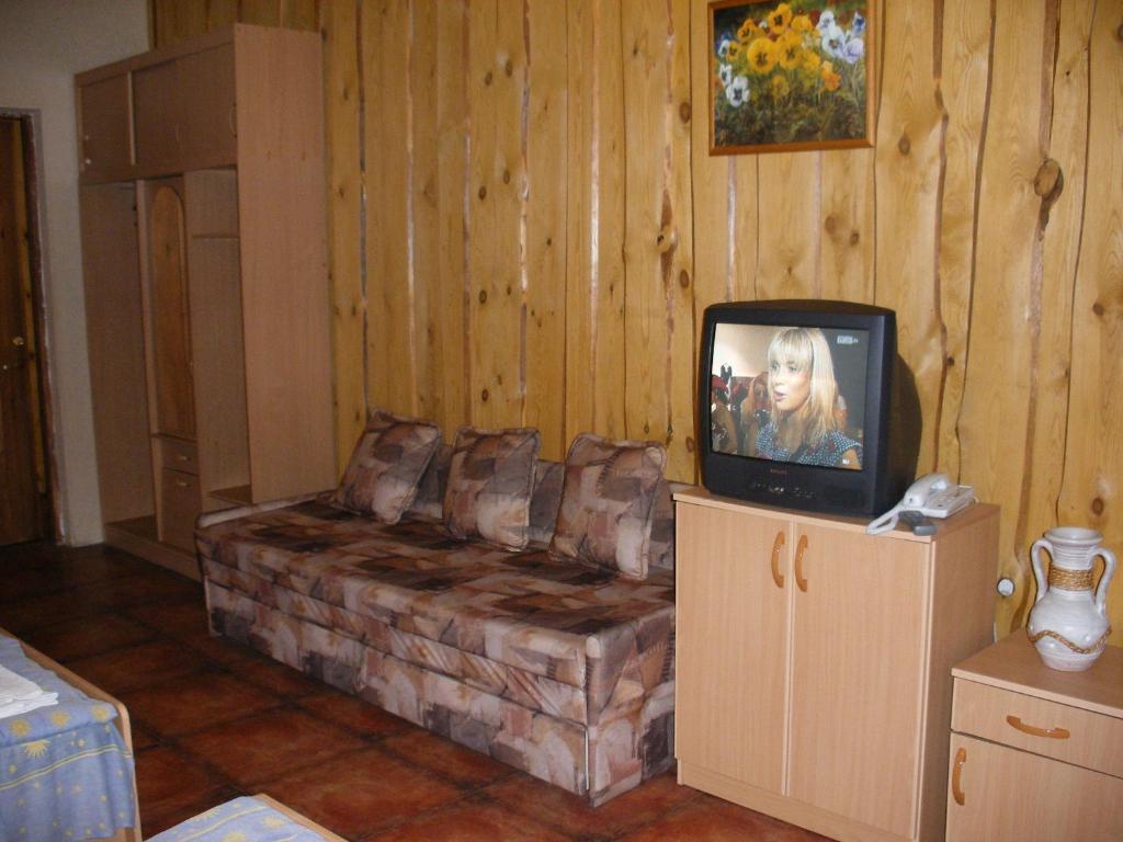Tvirtove Prie Didziulio Hotel Dėdeliškės Habitación foto