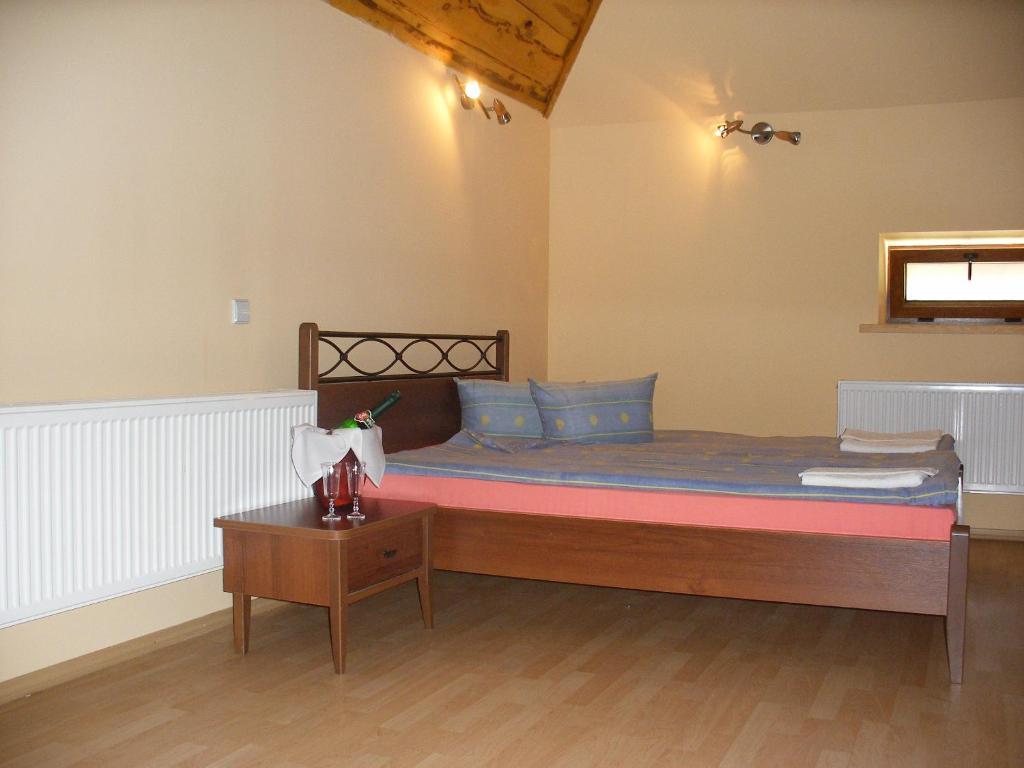 Tvirtove Prie Didziulio Hotel Dėdeliškės Habitación foto