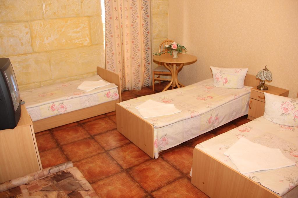 Tvirtove Prie Didziulio Hotel Dėdeliškės Habitación foto